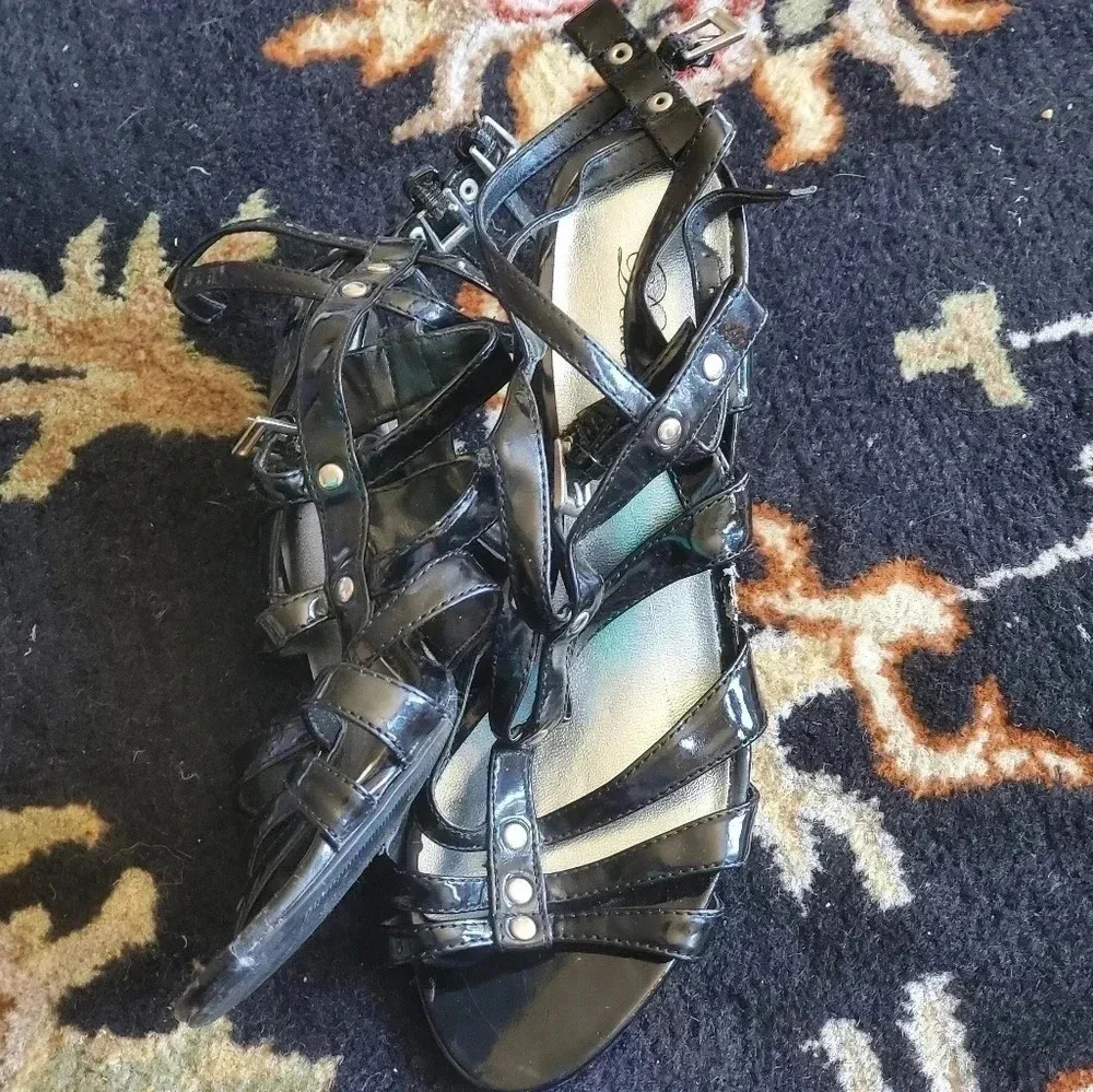 Delicious size 6 1/2 heels 👠​​​